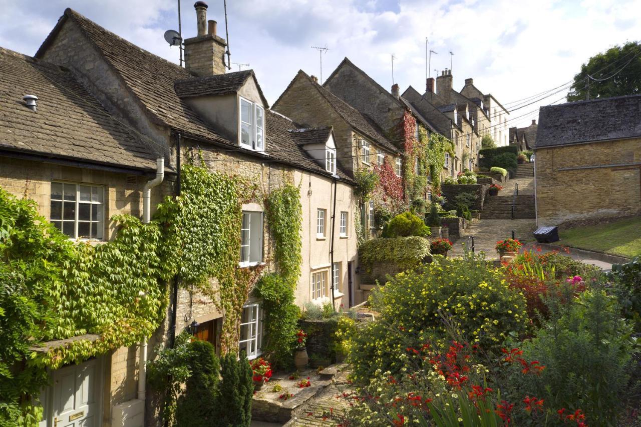 Heart Of The Village Cotswold Cottage In Crudwell. Exterior photo